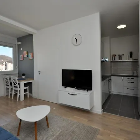 3a Apartment *