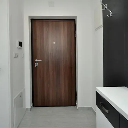 Apartment 3a *